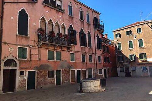 Apartment Near Biennale Theatre by Ca-sa Check