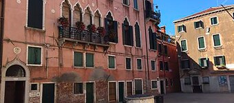 비엔날레 극장 근처의 아파트먼트