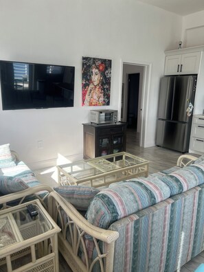Smart TV - Caribbean Delight, exceptional views, charming 2 bedroom, 2 bath apartment. (Saint Thomas)
