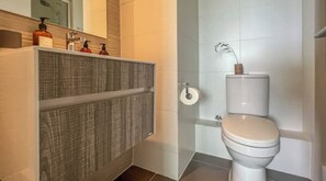 Handtücher, Seife, Toilettenpapier