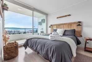 2 habitaciones, tabla de planchar con plancha, wifi y ropa de cama 