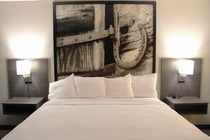 Single Room, 1 King Bed, Non Smoking (Guestroom) | 1 bedroom, iron/ironing board, free WiFi