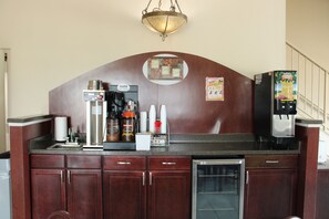 Petit déjeuner complet compris tous les jours