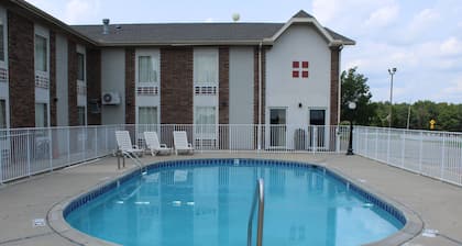 Boarders Inn & Suites