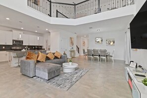 TV - Stunning 5 Bed Pool Home with Private Pool-1183KBS (Davenport)