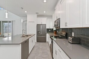 Fridge, microwave, oven, stovetop - Stunning 5 Bed Pool Home with Private Pool-1183KBS (Davenport)