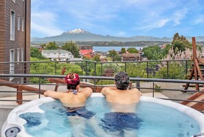 Outdoor spa tub - Best Views, great location and tinaja (Puerto Varas)