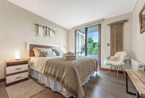 1 habitación, tabla de planchar con plancha, wifi y ropa de cama