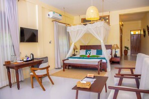 Chambre Double Luxe, 1 très grand lit, salle de bains privée, vue fleuve