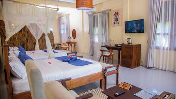 Luxury Double or Twin Room, 2 Queen Beds, Non Smoking, Private Bathroom | Desk, laptop workspace, free WiFi, bed sheets