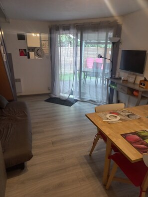 Interior - Loue Petite Maisonnette (Hourtin)