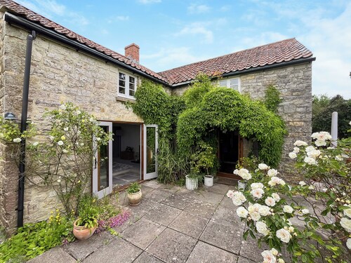 3 bedroom accommodation in High Ham, near Langport