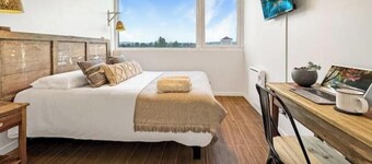 Beautiful Studio with Views and Perfect Location