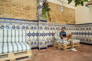 Terrace/patio - SOM HOSTEL BOUTIQUE  (Valencia)