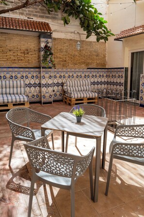 Terrace/patio - SOM HOSTEL BOUTIQUE  (Valencia)