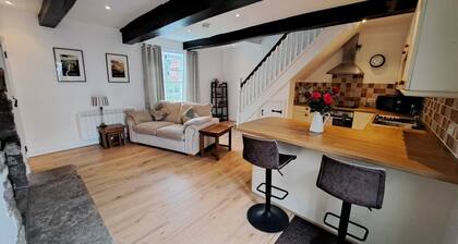 A rural house on the edge of the Forest of Dean with 3 pubs within a short walk.