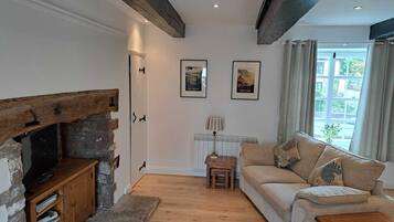 Smart TV, DVD player, books