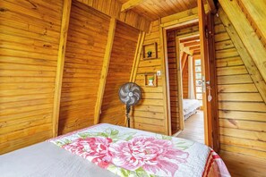 2 bedrooms, free WiFi, bed sheets - Chalé 4 Familia (Angra dos Reis)