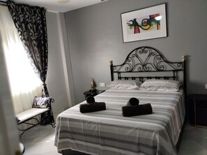 2 bedrooms, iron/ironing board, travel crib, WiFi - Casa con Terraza Privada (Nerja)