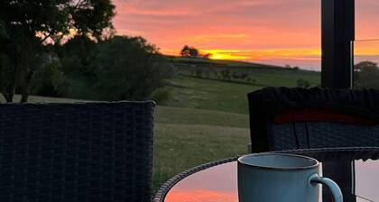 Luxury Private Couples Glamping Cabin Pod with your own Hot Tub & BBQ