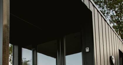 Family Friendly Glamping Cabin 2 bedroom & Hot Tub