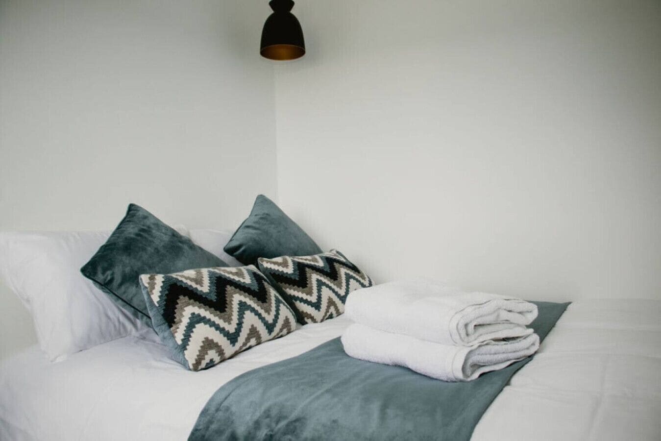 2 bedrooms, desk, travel cot, WiFi