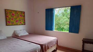 6 bedrooms, WiFi, bed sheets