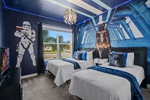 5 bedrooms, iron/ironing board, WiFi, bed sheets