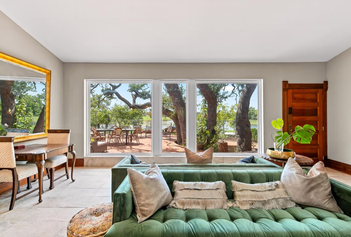 Télévision, cheminée