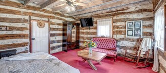 Historic Log Cabin, 2 bedroom, built in 1860s original on site. Great views!