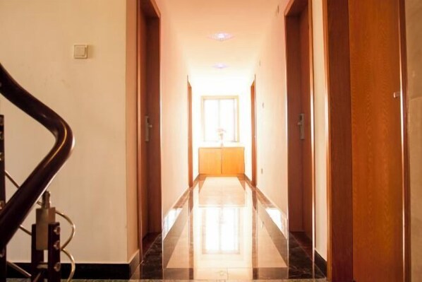 Interior - Shengsi Jun from the Inn (Shengsi)