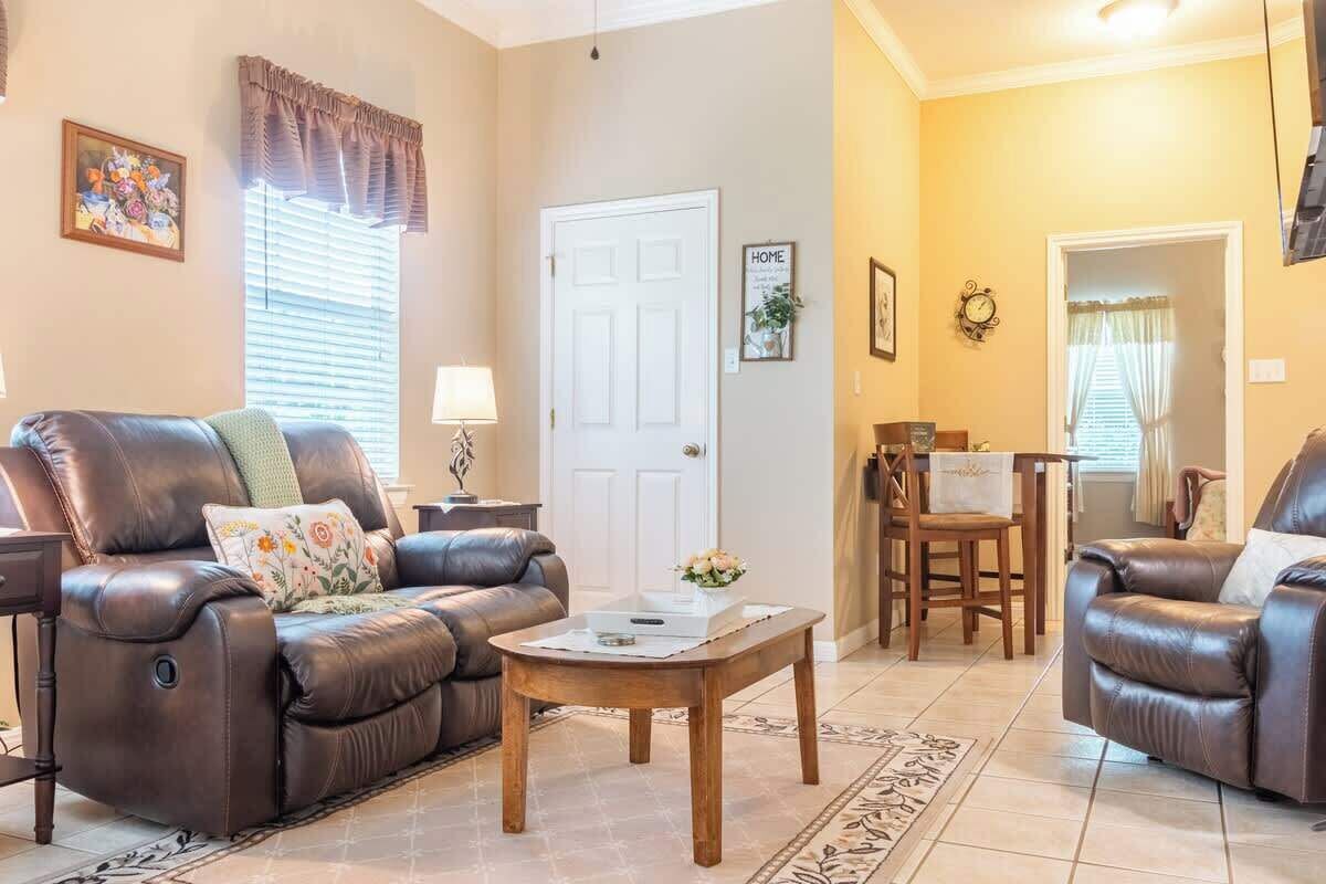 Televisión y oficina 