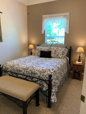 2 soverom, strykejern/-brett, reiseseng for barn og wi-fi