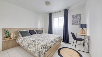 1 habitación, escritorio, tabla de planchar con plancha y wifi gratis