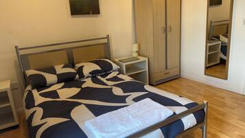 Apartment | 2 bilik tidur, seterika/papan seterika, Wi-fi percuma, cadar katil