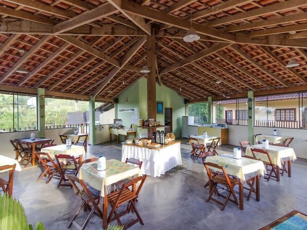 Petit déjeuner buffet compris tous les jours