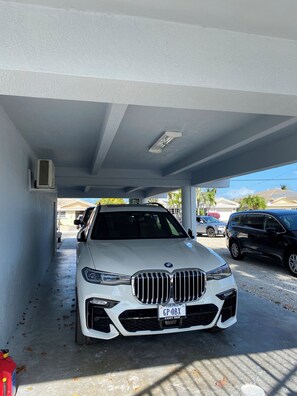 Property grounds - Spacious 6-bedroom- 2 kitchen Duplex in beautiful Key Colony Beach (Key Colony Beach)