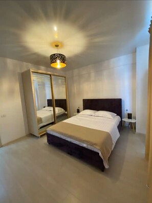 2 bedrooms, iron/ironing board, WiFi, bed sheets - Apartament Mamaia Nord (Navodari)