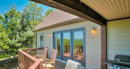 Mountain View 3 Bedroom Home - Full Kitchen & Grill