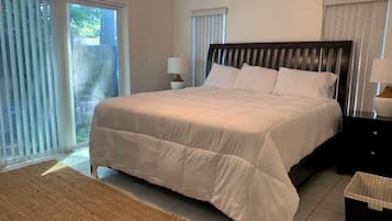 1 habitación, tabla de planchar con plancha, wifi y ropa de cama