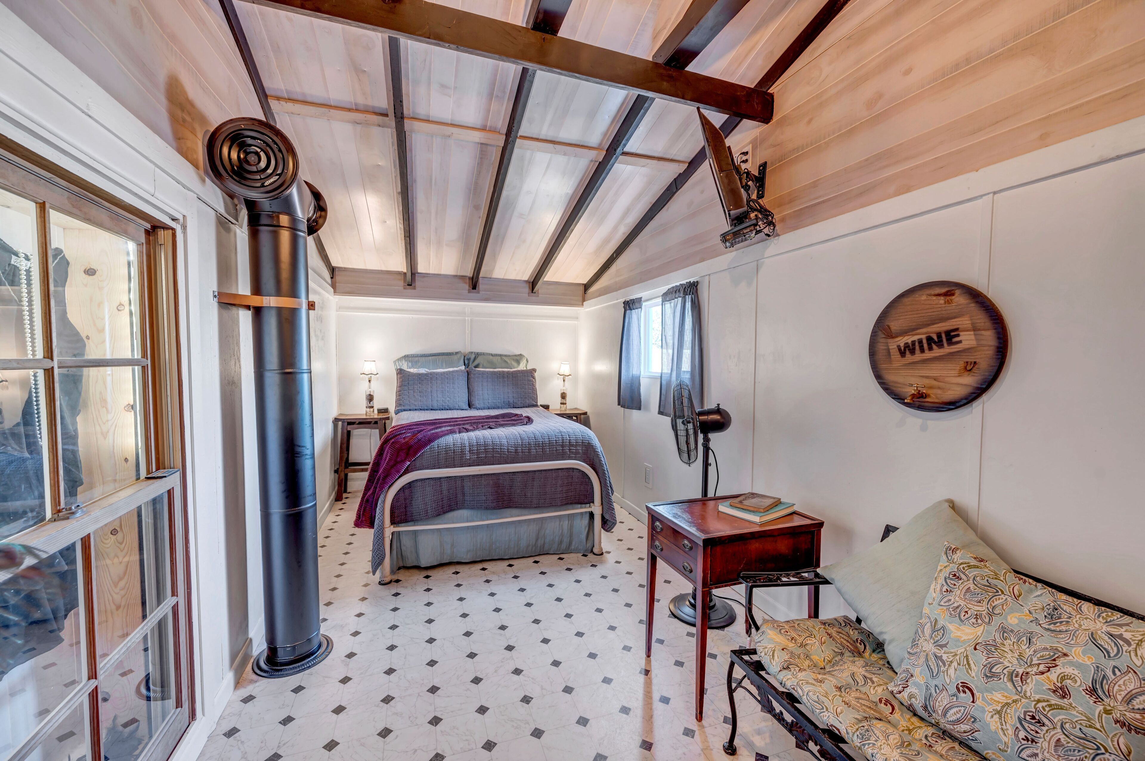 1 bedroom, iron/ironing board, WiFi (free), bed sheets