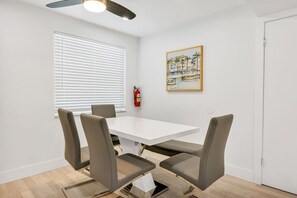 Dining - Cozy two bedroom, feet from the beach (Hollywood)
