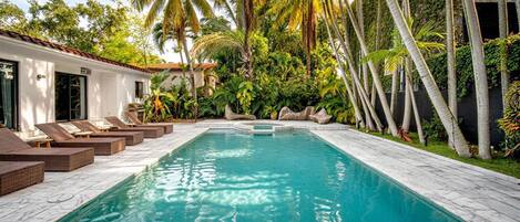 Alberca al aire libre