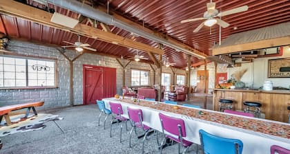TX Wildlife Suite in charming Frederickburg, Tx. by all the great wineries