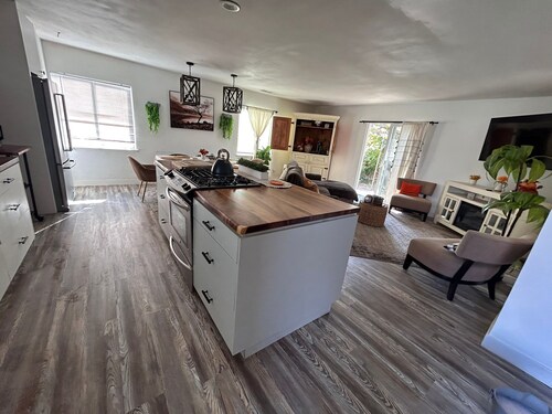 Charming 3-bedroom house in fabulous Oxnard with WiFi