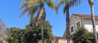 Studio Living / Quiet Neighborhood / Near Airport