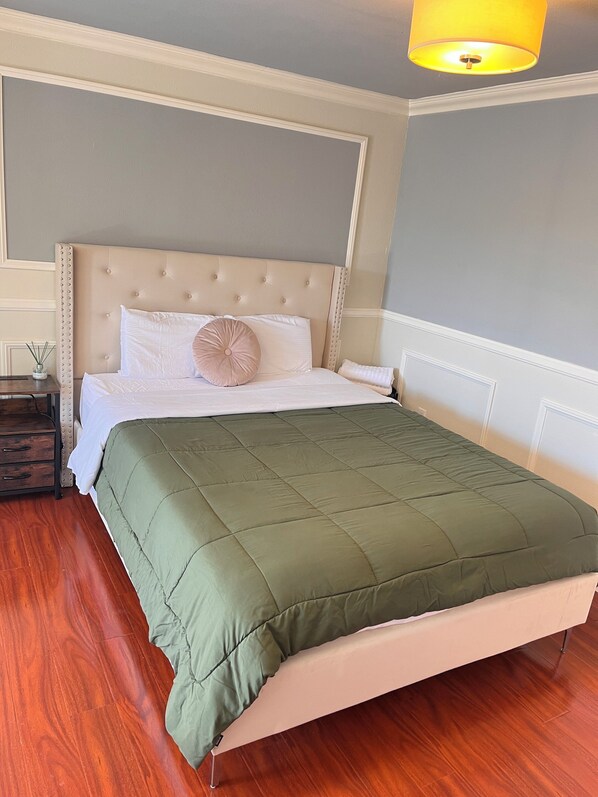 1 bedroom, desk, free WiFi, bed sheets