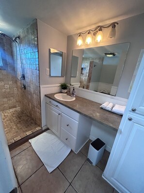 Shower, hair dryer, towels, soap -  Welcome home!!!  (Fort Myers)
