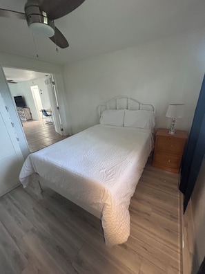 3 quartos, ferros/tábuas de passar roupa, Wi-Fi, roupa de cama