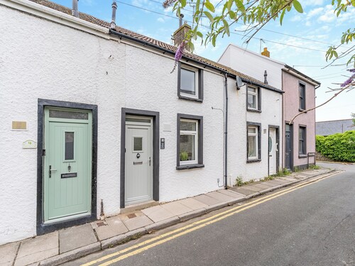 2 bedroom accommodation in Porthcawl, near Swansea
